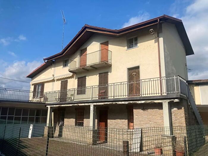 Casa con 6 locali in vendita in Pinerolo