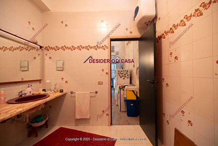 Casa con 9 locali in vendita in Carini