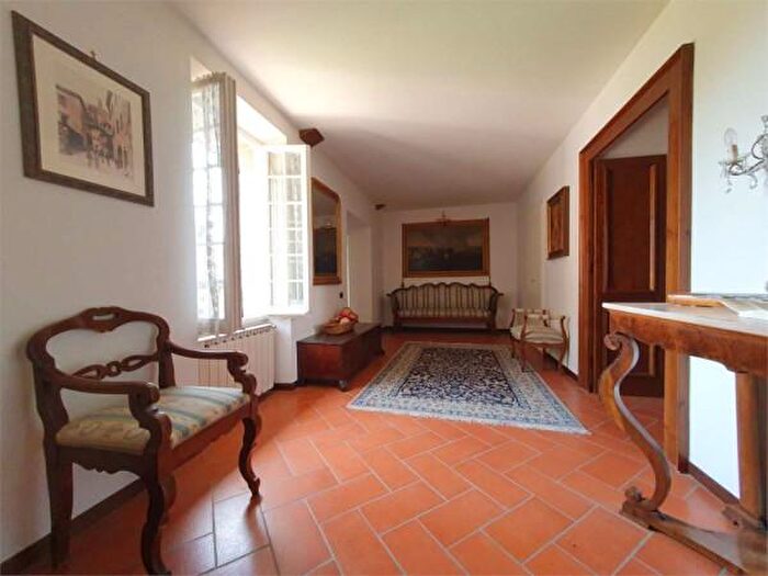 Appartamento con 6 locali in vendita in Via Savelli della Porta, Gubbio