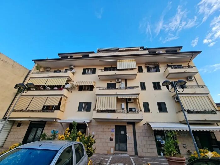 Appartamento con 5 locali in vendita in Via Giuseppe Verdi, Curti