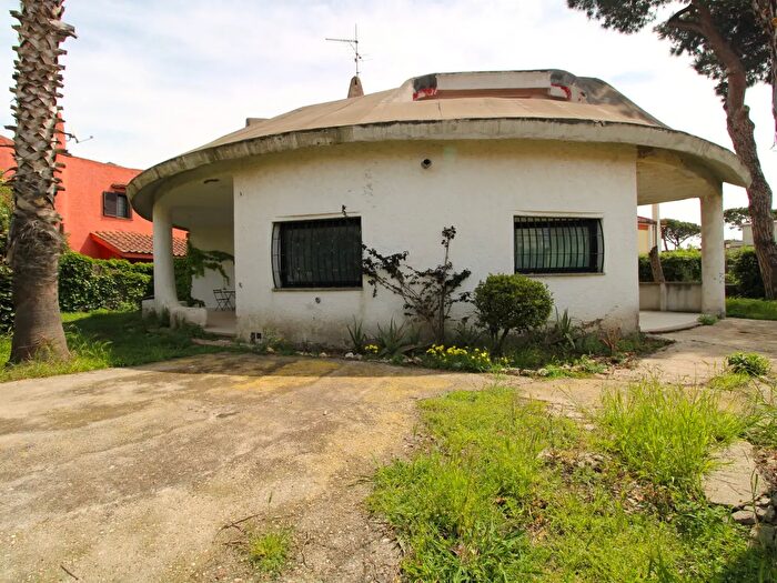 Casa quadrilocale in vendita in Viale Colle Romito, Ardea
