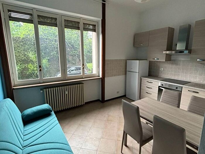 Appartamento quadrilocale in affitto in Viale Angelo Filippetti, Porta Romana Medaglie dOro, Milano