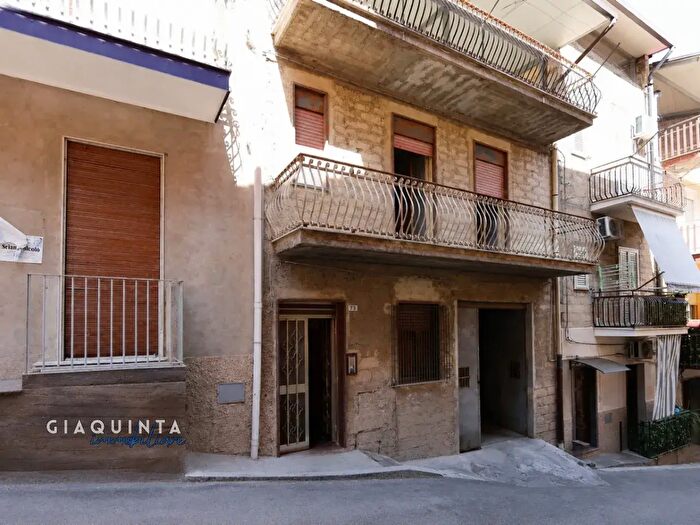 Casa bilocale in vendita in Via Ducezio N, Palagonia