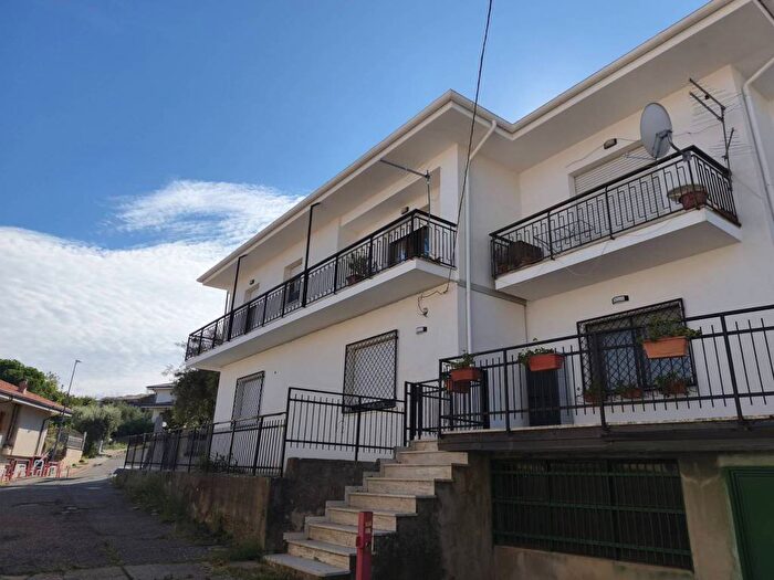 Appartamento quadrilocale in affitto in Via Municipio, Marano Marchesato