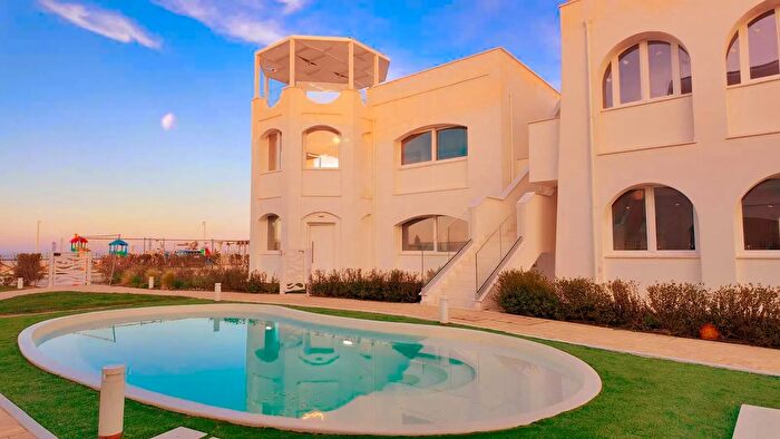 Appartamento con 5 locali in vendita in Via Litoranea Complesso Costa Conero, Numana