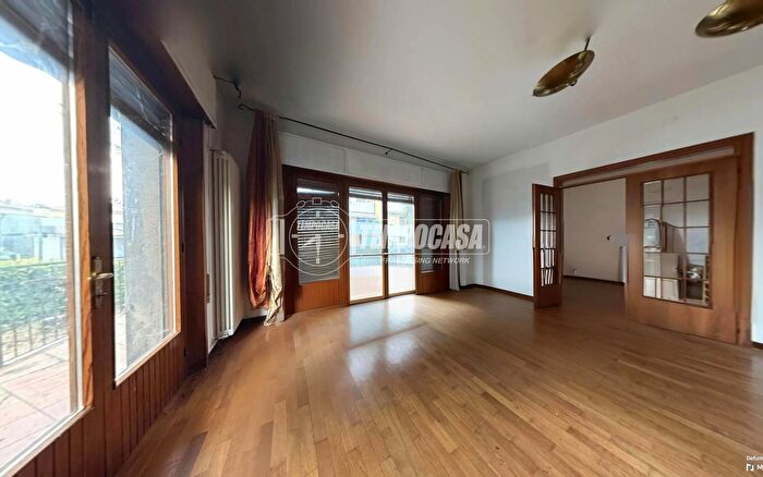 Casa con 5 locali in vendita in Montegrotto Terme