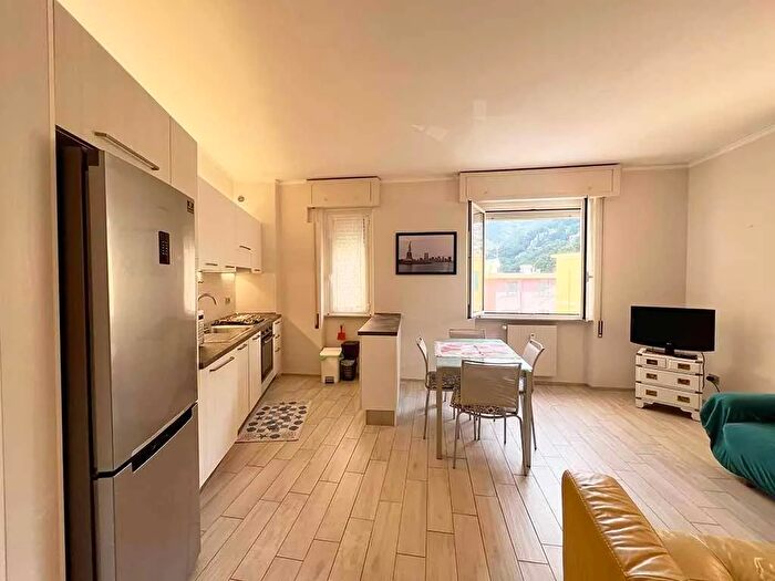 Appartamento trilocale in vendita in Via Sessarego Bogliasco, Bogliasco