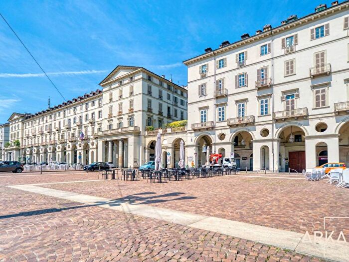 Appartamento trilocale in affitto in Piazza Vittorio Veneto, Giardini Reali, Torino
