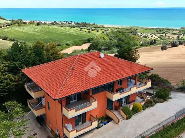 Casa con 7 locali in vendita in Località Colle Magnone, Roseto Degli Abruzzi