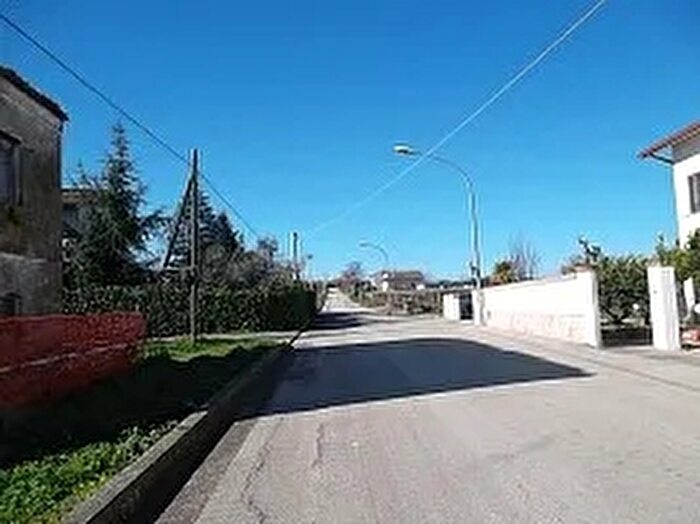 Casa con 6 locali in vendita in Scerni