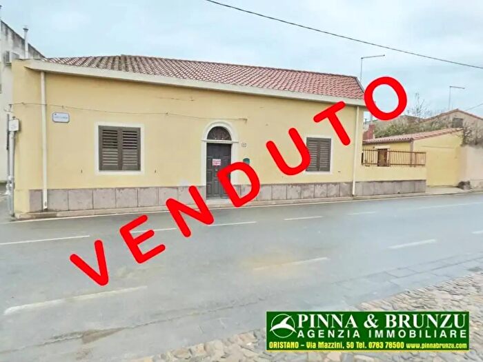 Casa con 5 locali in vendita in Via Eleonora, Nurachi