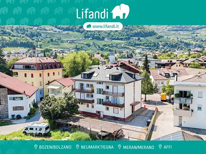 Appartamento trilocale in vendita in Lana