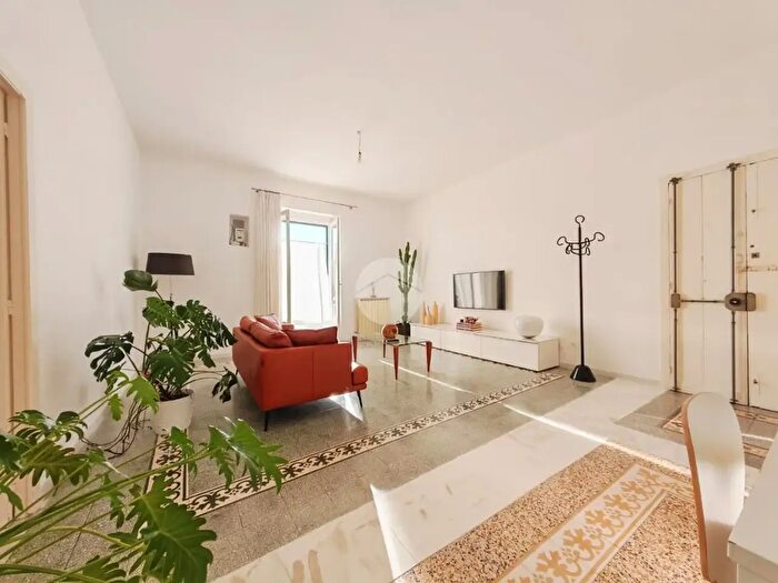 Appartamento con 5 locali in vendita in Via Apulia, Manfredonia