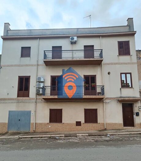 Appartamento con 8 locali in vendita in Via Partanna Castelvetrano, Castelvetrano