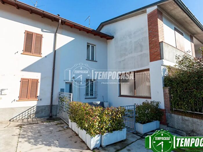 Appartamento bilocale in vendita in Via Umberto I, Casalpusterlengo