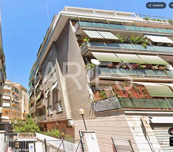 Appartamento trilocale in vendita in Via Pasquale Revoltella, Roma