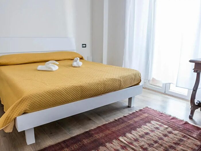 Appartamento con 6 locali in vendita in Via Guglielmo Marconi, Quartu SantElena