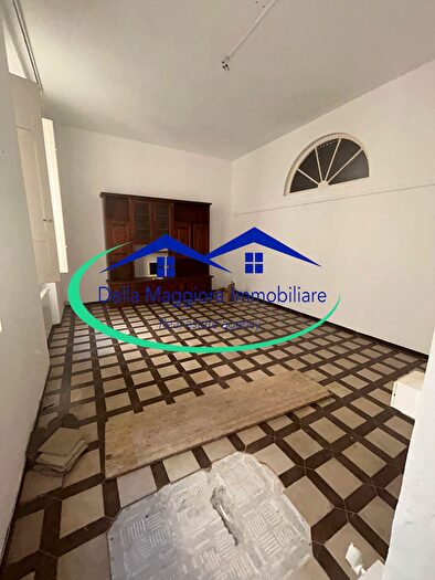 Appartamento con 8 locali in vendita in Livorno