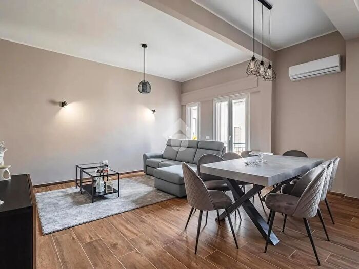 Appartamento trilocale in vendita in Via Vercelli, Villa San Giovanni