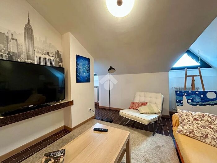 Appartamento trilocale in vendita in Via Berruti, Asti