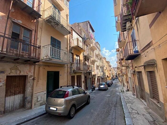 Appartamento con 6 locali in vendita in Via Antonino Curreri Carini Palermo, Carini