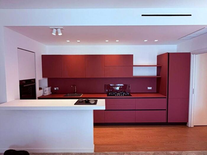 Casa quadrilocale in affitto in Via Tevere, Notarbartolo Sciuti, Palermo