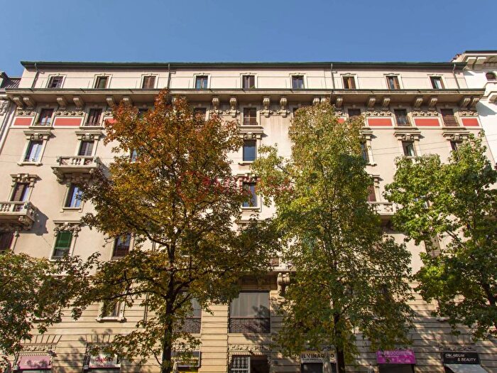 Appartamento bilocale in affitto in Via Garigliano, Isola, Milano
