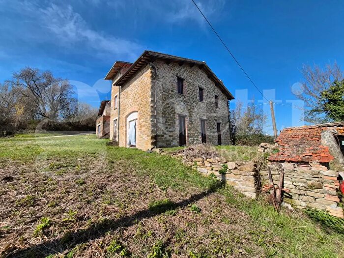 Casa quadrilocale in vendita in Nerbisci, Gubbio