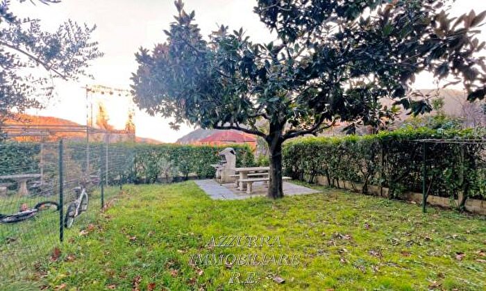 Appartamento quadrilocale in vendita in Via Pero, Varazze