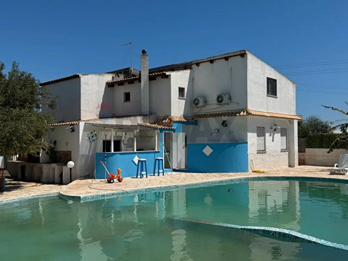 Casa con 13 locali in vendita in Portopalo Di Capo Passero