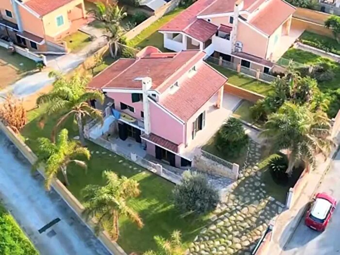 Casa con 6 locali in vendita in Vicolo Spine Sante, Barcellona Pozzo Di Gotto