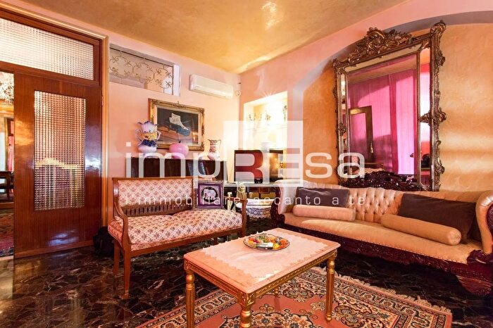 Appartamento con 7 locali in vendita in Via Mestrina, Venezia