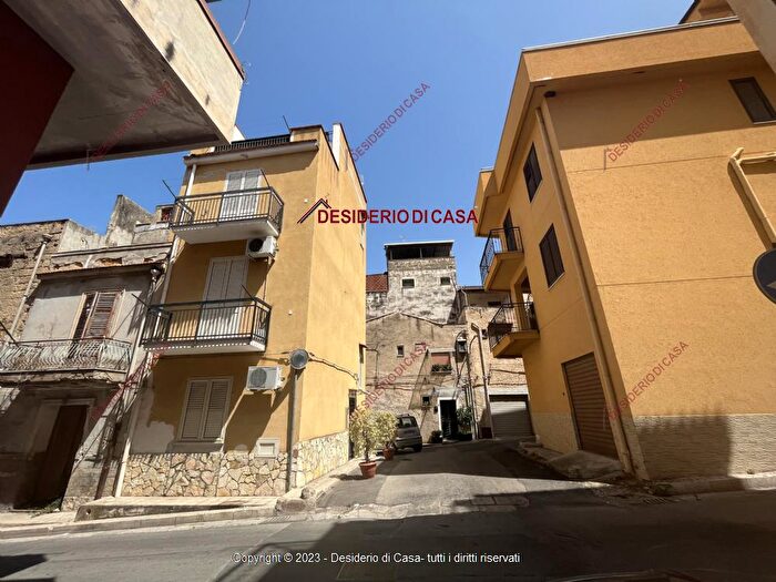 Casa con 5 locali in vendita in Via Giovanni Boccaccio Casteldaccia Pa Italia, Casteldaccia