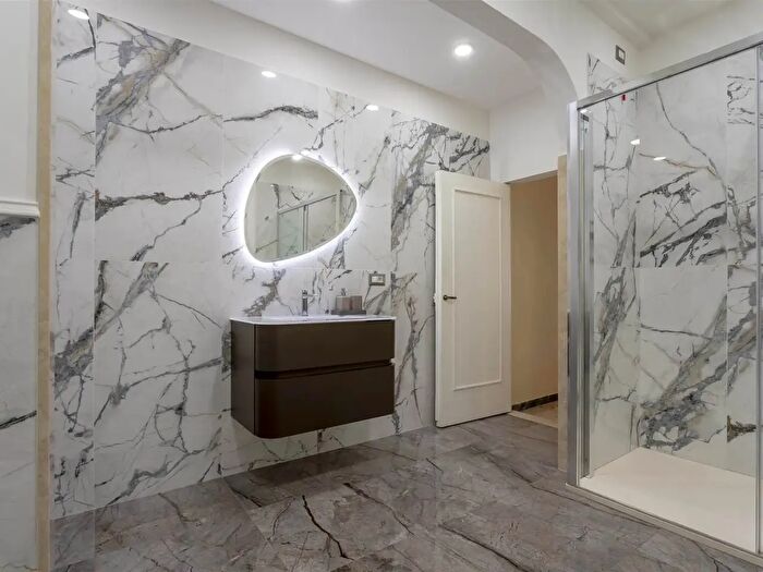 Appartamento con 5 locali in affitto in Via Martelli, Firenze