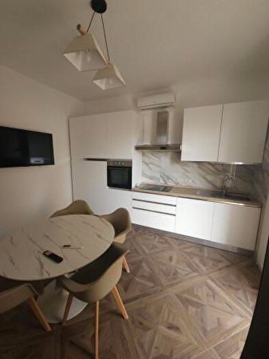 Appartamento trilocale in affitto in Via Caprera, Catanzaro