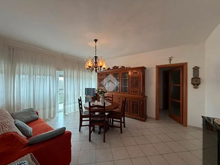 Appartamento trilocale in vendita in Via delle Groane, Garbagnate Milanese