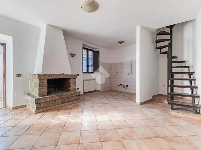 Appartamento trilocale in vendita in Piazza del Pratoterra, Bracciano