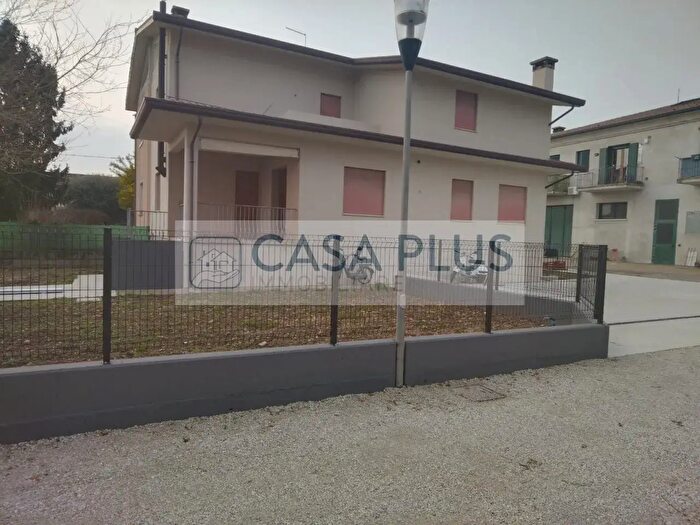 Casa quadrilocale in affitto in Cassola