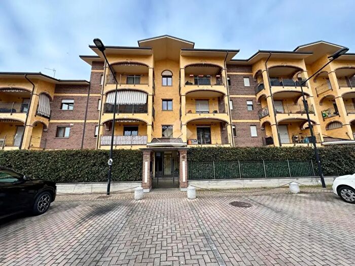 Appartamento trilocale in vendita in Via Giorgio Perlasca, Leini