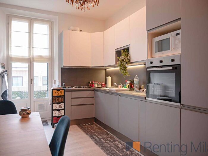 Appartamento trilocale in affitto in Via Nino Bixio, Porta Venezia, Milano