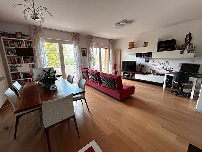 Appartamento con 5 locali in vendita in Calderara di Reno, Calderara Di Reno