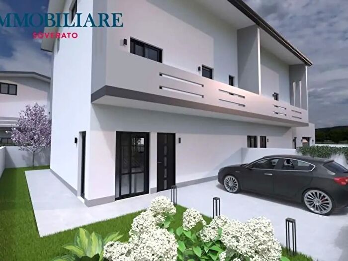 Casa con 5 locali in vendita in Montepaone