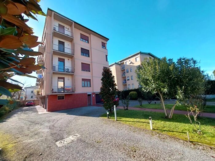 Appartamento con 5 locali in vendita in Via Pietro Mascagni Pontedera, Pontedera
