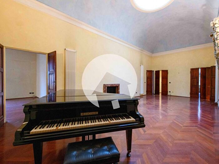 Appartamento con 6 locali in affitto in Via Emilia San Pietro, Centro Storico, Reggio Emilia