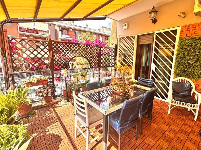 Appartamento trilocale in vendita in Roma