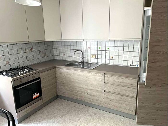 Appartamento trilocale in affitto in Via Inama, Semicentro, Trento