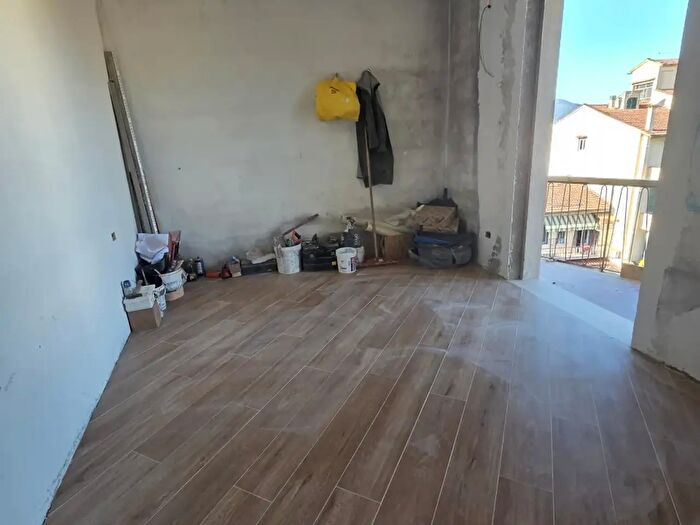 Appartamento trilocale in vendita in Via Giusto De Menabuoi, Firenze