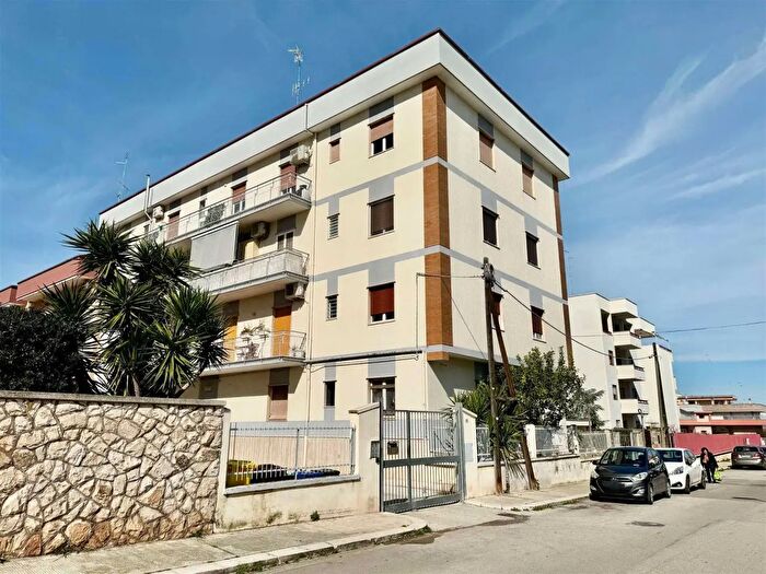 Appartamento trilocale in vendita in Giuseppe Lembo, Bari