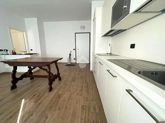 Appartamento quadrilocale in vendita in Via Pietro Scavini, Novara