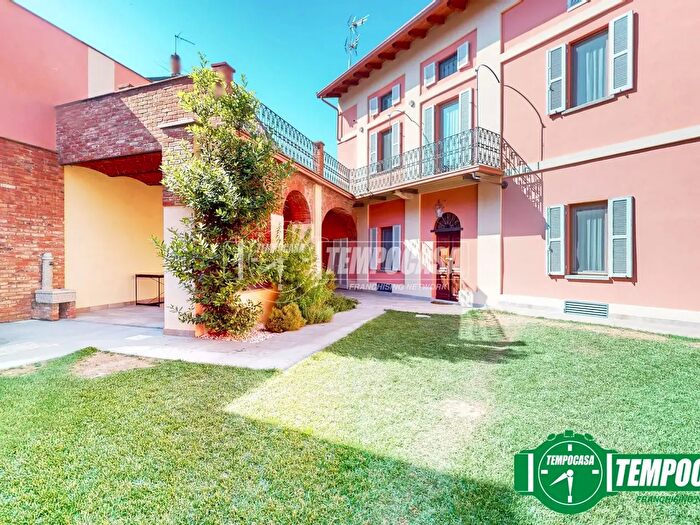 Casa con 15 locali in vendita in Lu e Cuccaro Monferrato